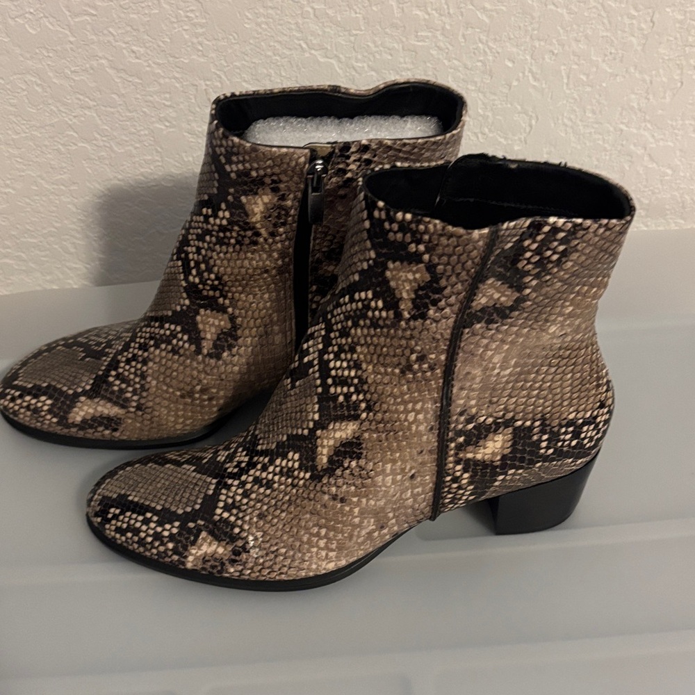 Ecco Python Snakeskin Leather Ankle Boots Gray & … - image 2